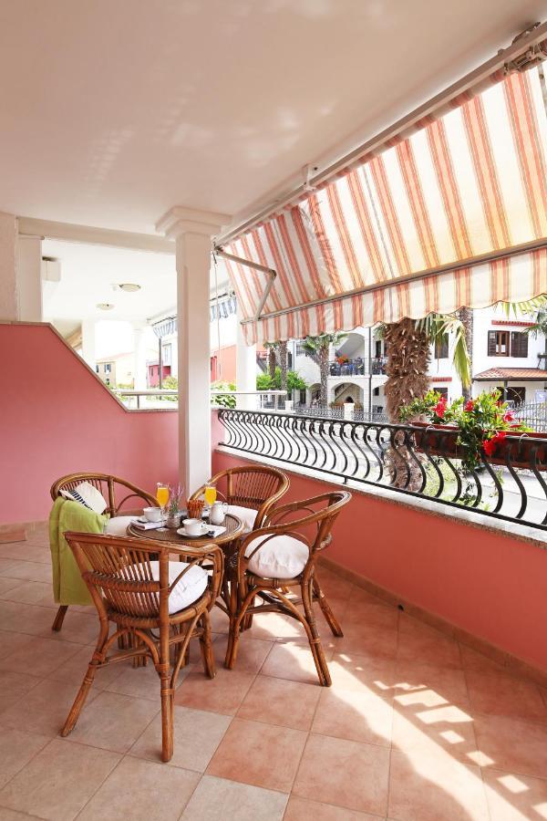 Apartments Paola Rovinj Exterior photo